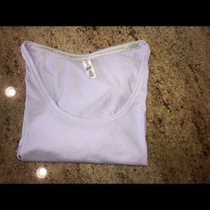 4/$20 Under armour pastel lavender workout shirt